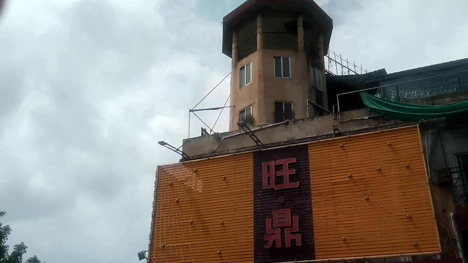 实拍古老骑楼依然林立